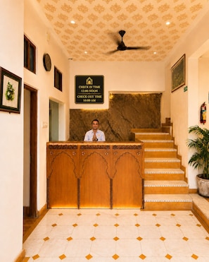 Reception - Wonder View Palace - A Lake Pichola Hotel Near Ambrai Ghat, Udaipur (Udaipur)