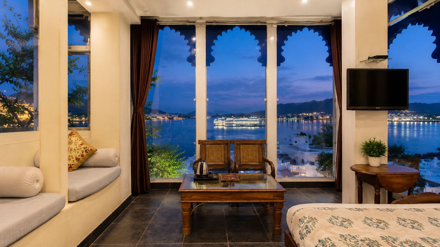 Lake & Palace View Royal Suite | Lake view