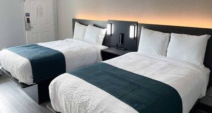 2 Full Beds|Non-Smoking,Kitchen