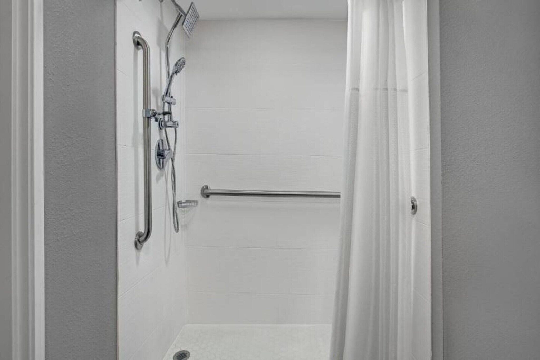 Douche, serviettes fournies