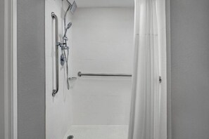 Douche, serviettes fournies