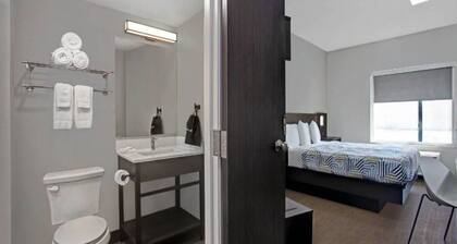 1 King Bed|Nsmk|Kitchen,Shower