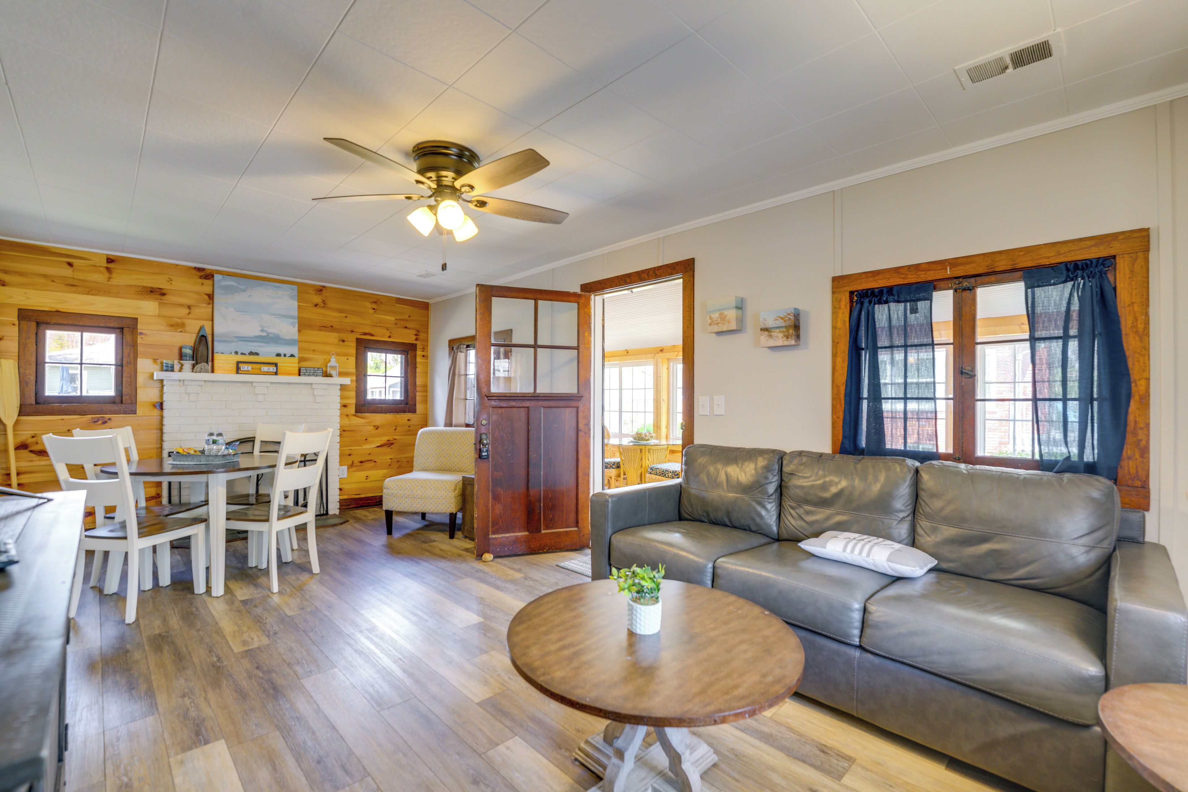 Walk To Beach! Lake Huron Getaway W/ Sunroom - Sarnia