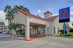 Exterior - 2 Queen Beds|Nsmk|Edinburg (Edinburg)