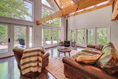 'The Appalachian Hideaway' w/ Hiking Trails & Deck