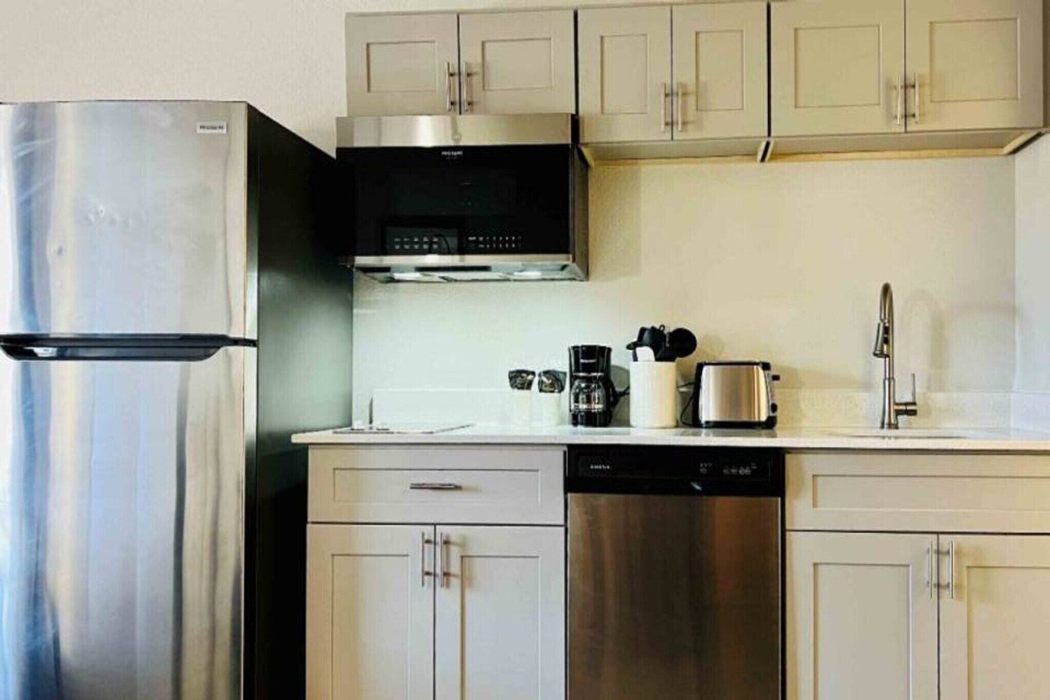 Fridge, microwave, coffee/tea maker