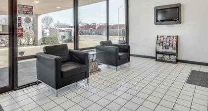 1 King Bed | Suite, Nsmk, Hot Tub, Micfridge