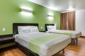 Room - 2 Queen Beds | Non-Smoking, Micfridge (Longview)