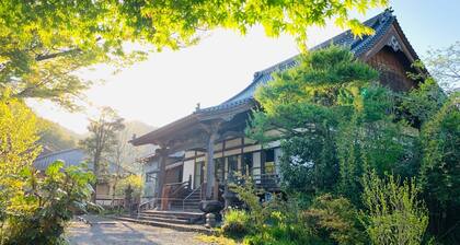 An entire chalet for rent in Takachiho Town Nishi / Nishiusukigun Miyazaki