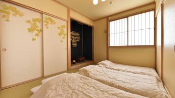 Desk, free WiFi, bed sheets