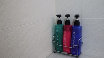 ヘアドライヤー、タオル