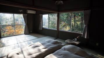 Desk, free WiFi, bed sheets