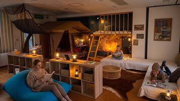 7 bedrooms, free WiFi, bed sheets