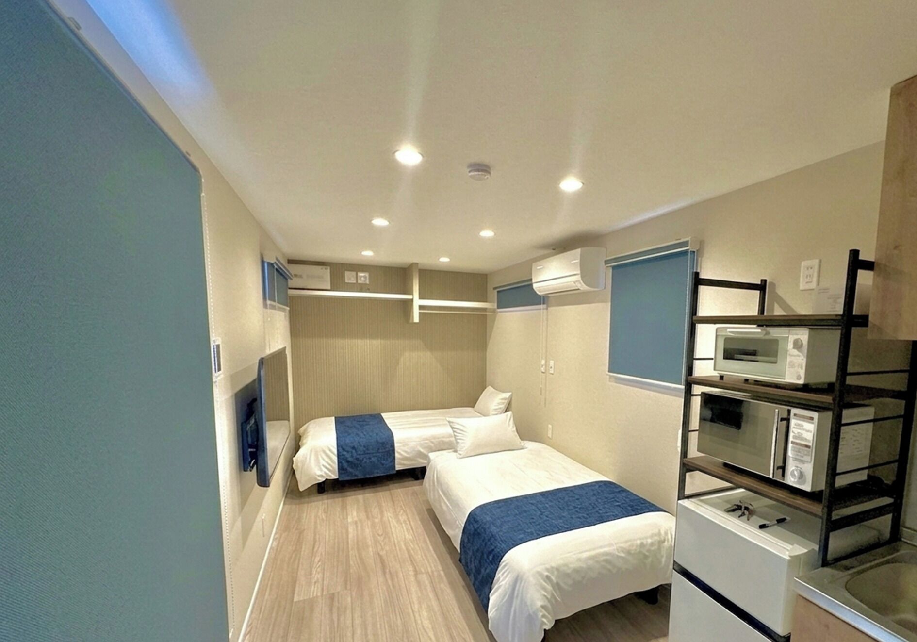 Desk, free WiFi, bed sheets