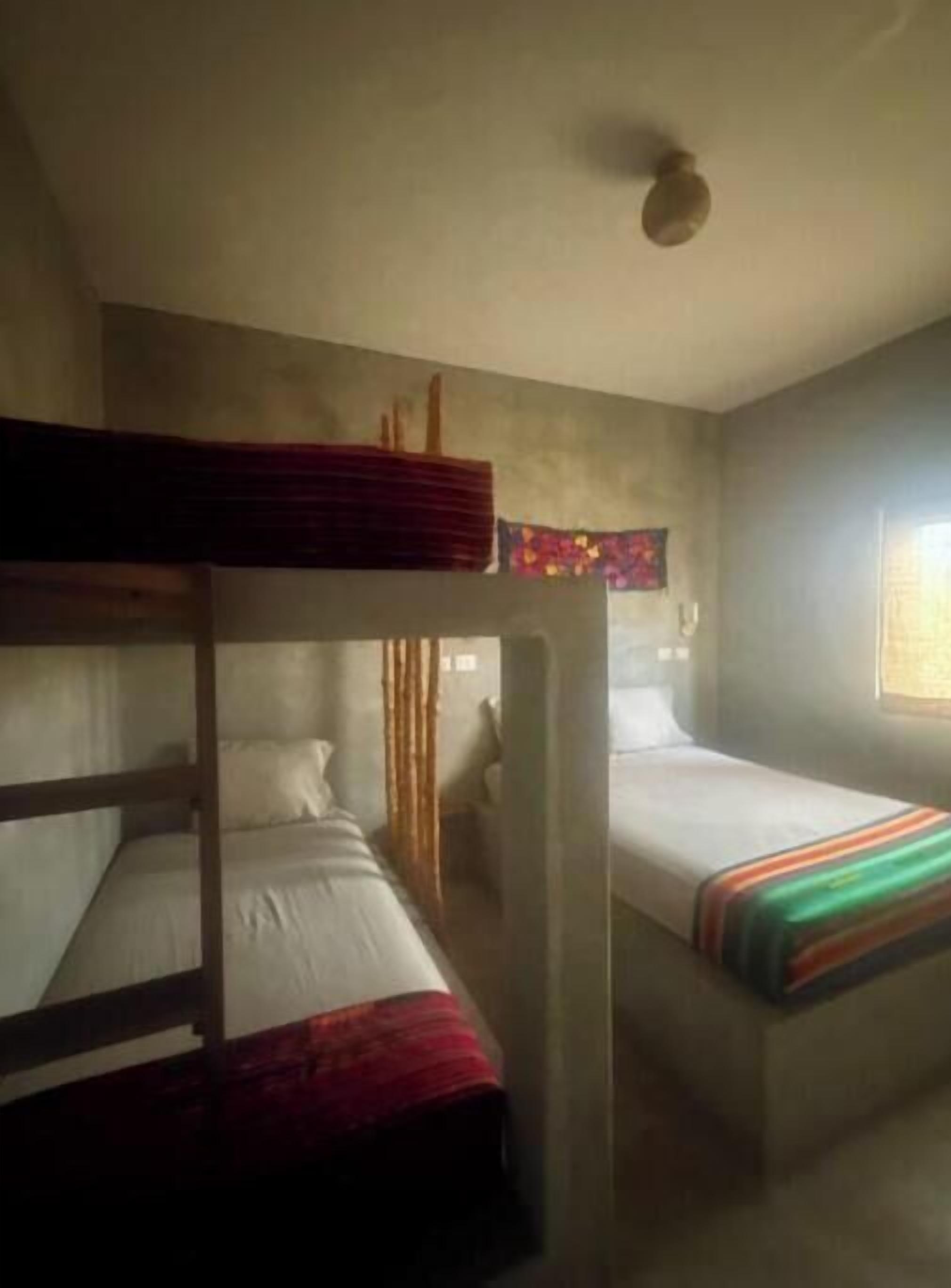 WiFi, bed sheets