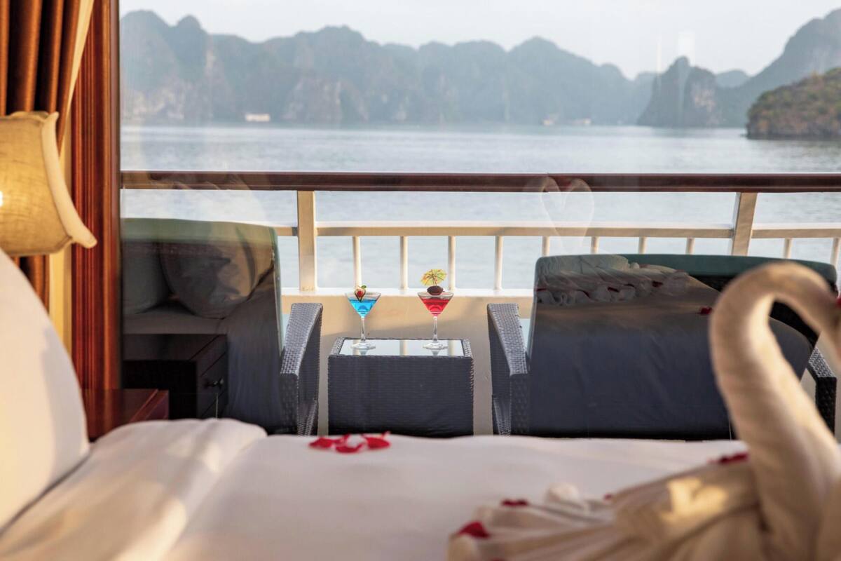 Luxury Double Room, Bay View | In-room safe, blackout curtains, iron/ironing board, free WiFi