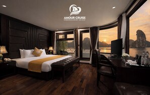 Luxury Room, Bay View | In-room safe, blackout drapes, iron/ironing board, free WiFi - Amour Cruise (Tuan Chau)