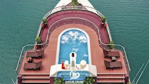 Kolam renang outdoor
