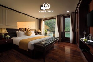 In-room safe, blackout drapes, iron/ironing board, free WiFi - Amour Cruise (Tuan Chau)