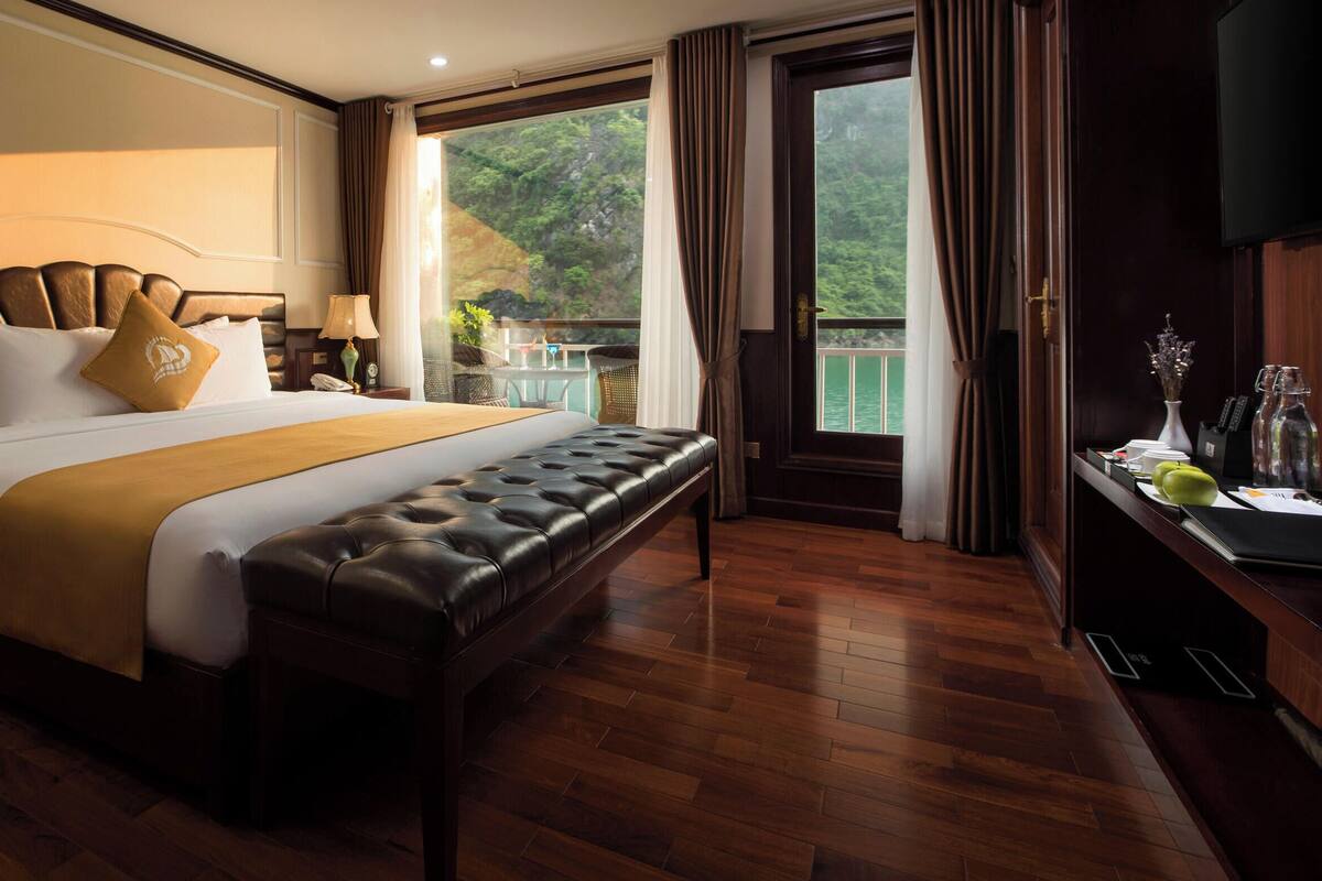 In-room safe, blackout curtains, iron/ironing board, free WiFi