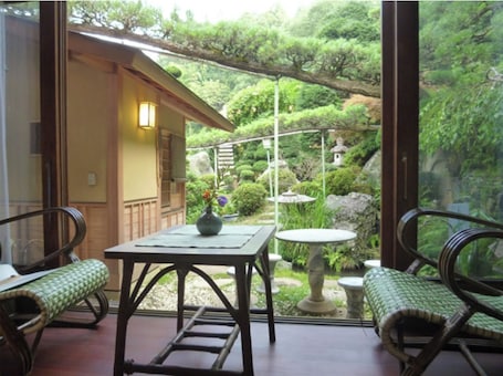 Outdoor dining. NonSmoking Entire house rental Room only Re / Otsuki City Yamanashi