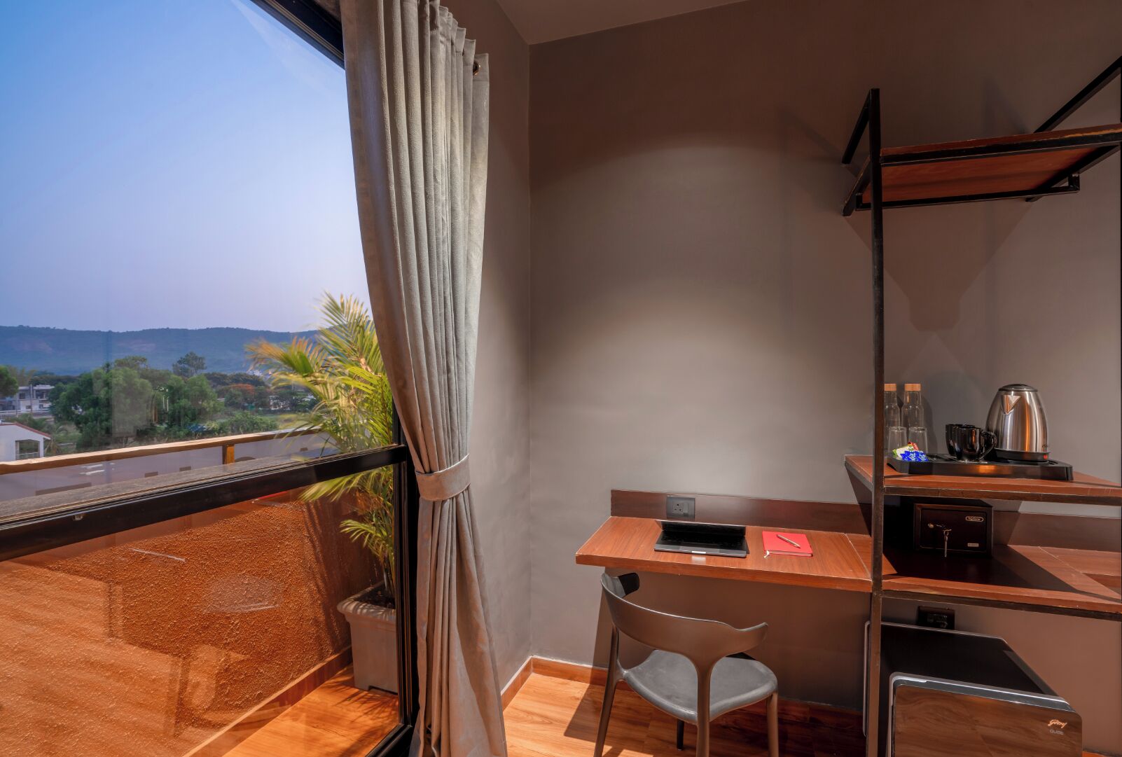 Deluxe Quad Room | Interni