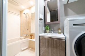 Deluxe Twin Room | Bathroom - BON Tokyo Kamata Parkside (Tokyo)