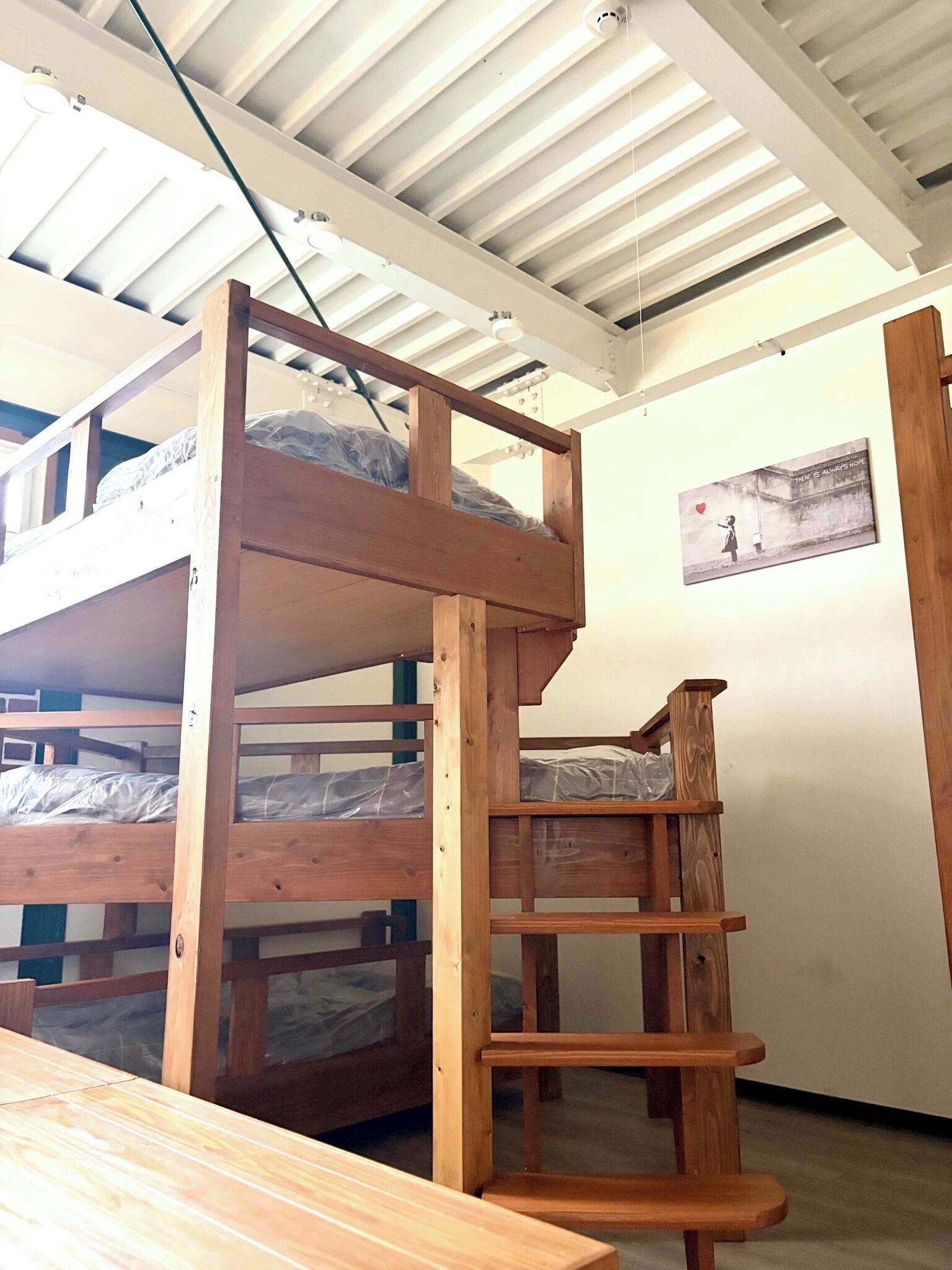 Desk, free WiFi, bed sheets
