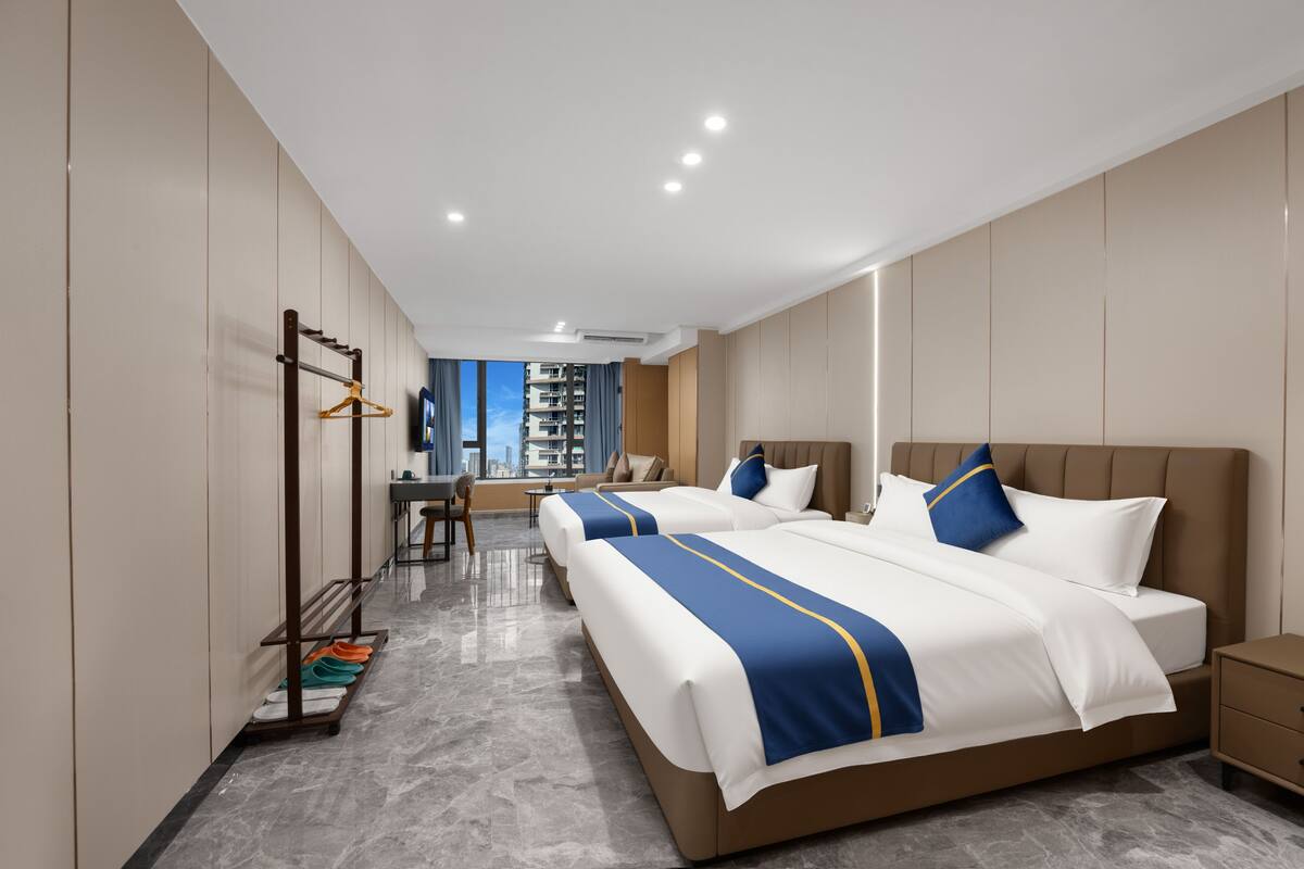 Business Twin Room, 2 Double Beds, City View | In-room safe, desk, blackout drapes, soundproofing