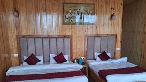Dobbeltrom – familie, balkong, fjellutsikt