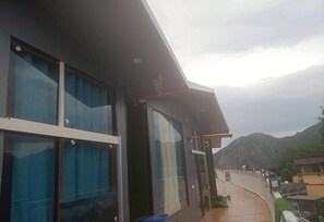 Family Double Room, Balcony, Mountain View | Property grounds - The Mount Vista Resort (Dhanolti)