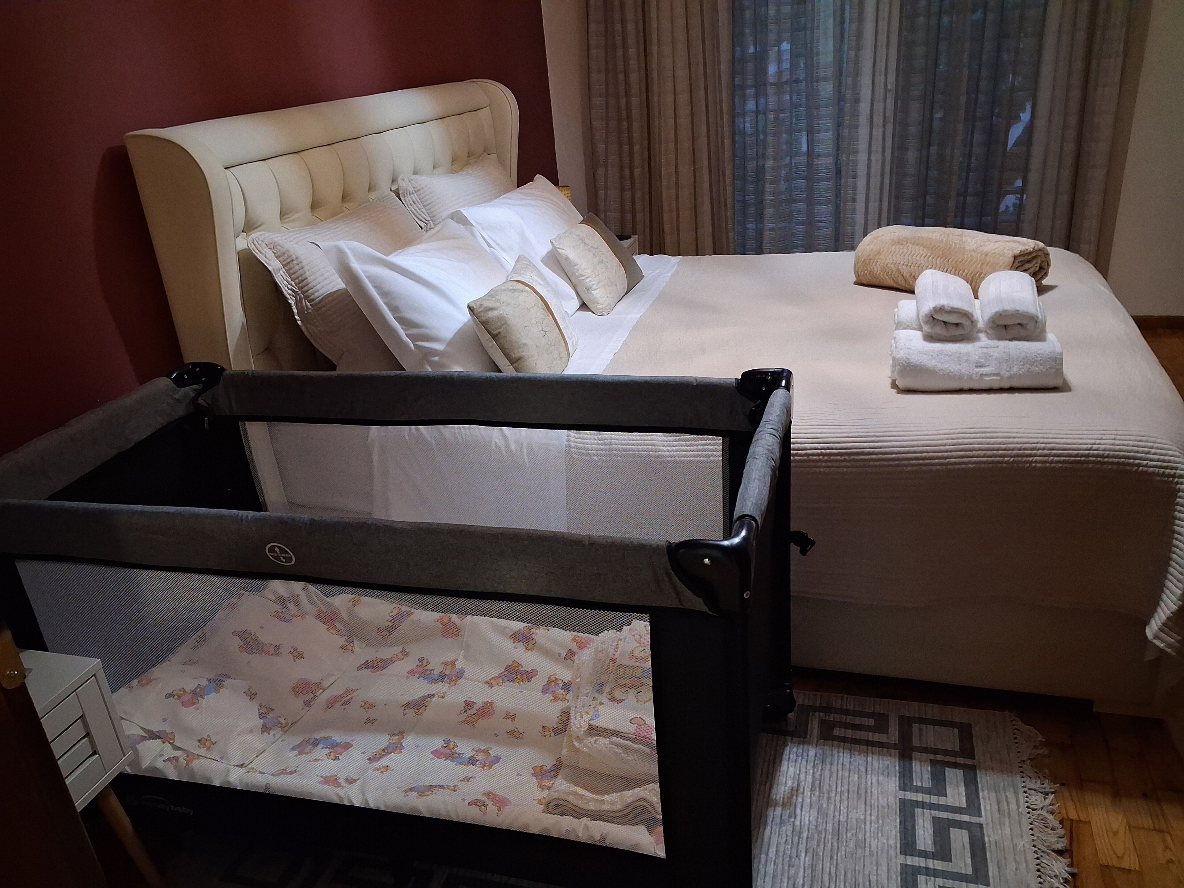 2 bedrooms, desk, iron/ironing board, travel cot