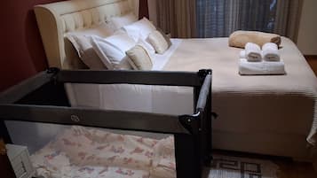 2 bedrooms, desk, iron/ironing board, travel cot