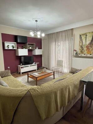 TV, books - Cozy family apartment near the waterfalls of Edessa (Edessa)