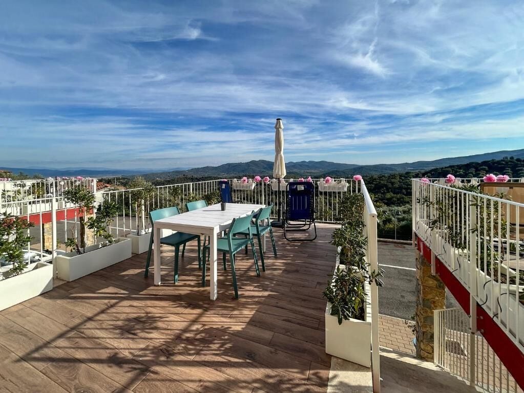 Deluxe House, Valley View | Outdoor dining