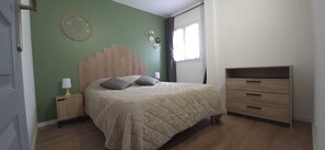 Room - Vrbo Property (Labastide-de-Virac)