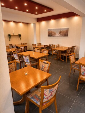 Daily buffet breakfast for a fee - Hotel Panorama (Nickenich)