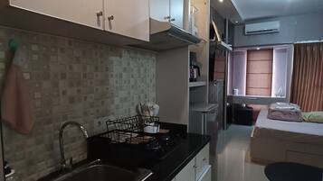 Business Double Room | Individually decorated, individually furnished, desk, laptop workspace
