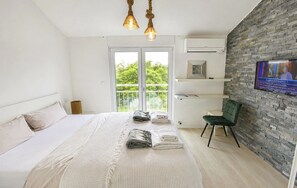 Room - Vrbo Property (Fiorini)