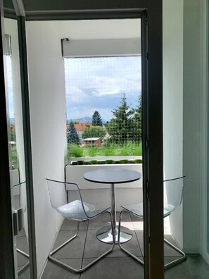 Comfort Studio, 1 Queen Bed, Balcony | Balcony - Appartement 509 (Klagenfurt am Wörthersee)
