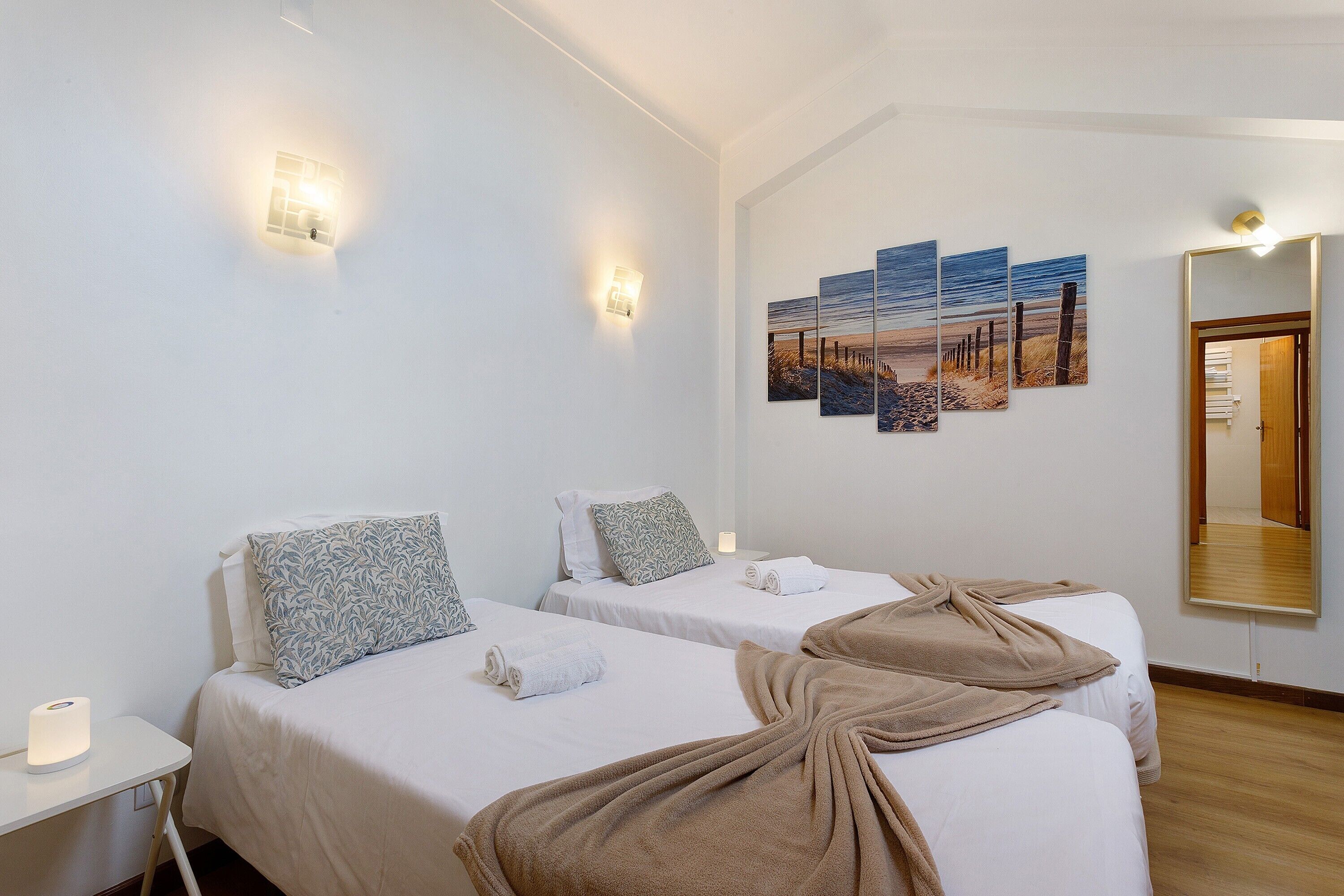 Iron/ironing board, WiFi, bed sheets