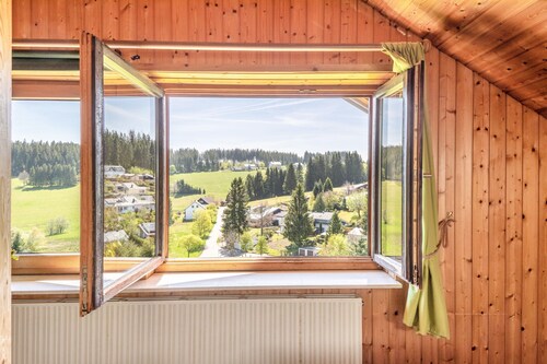 Bright Kandel Apartment on Farm with Green Views