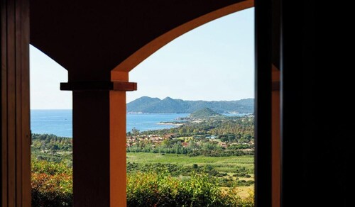 EuHouse – Terraced Villa with Garden and Sea View in Costa Rei 🌿🌊