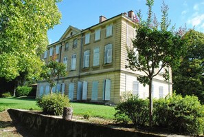 Exterior - Château 'Château De Barral' with Private Pool, Private Garden, and Wi-Fi (Hauterives)