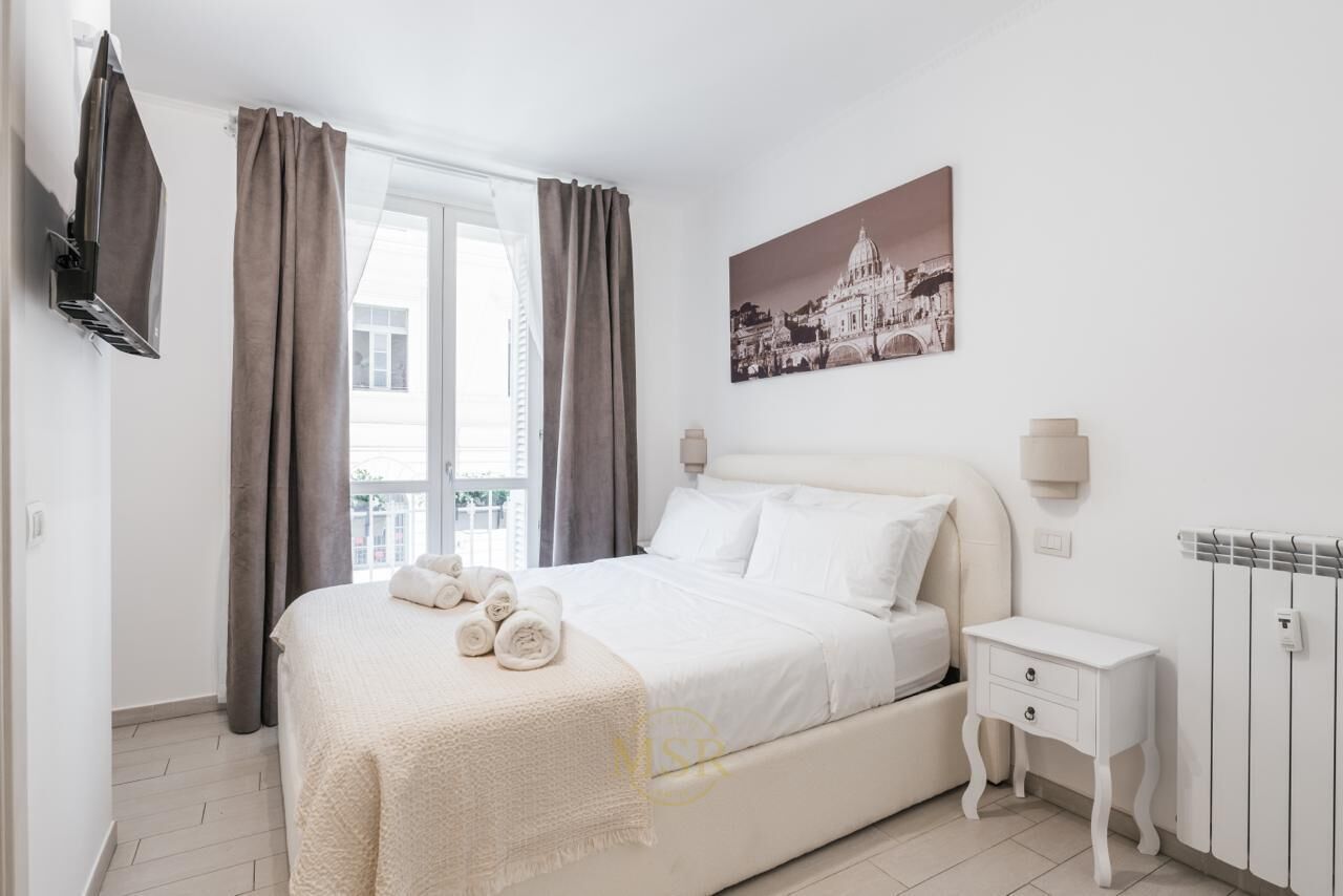 Economy-Doppelzimmer, Stadtblick | Zimmersafe, Schreibtisch, Bügeleisen/Bügelbrett, kostenloses WLAN
