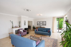 Villa, vistas al mar | Zona de estar