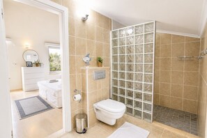 Villa, Sea View | Bathroom | Shower, hair dryer, slippers, towels - Villa Emilie (Kaş)