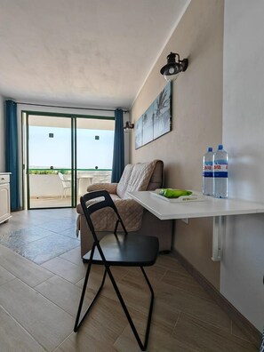 Interior - Vacation Apartment 'Paraíso Para Todos' with Sea View, Shared Pool and Wi-Fi (Mogán)