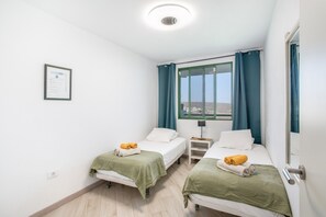 Ferros/tábuas de passar roupa, Wi-Fi, roupa de cama