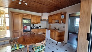 Private kitchen - Charming house 800m from Anse du Croc. Ideal for teleworking. (Fréhel)